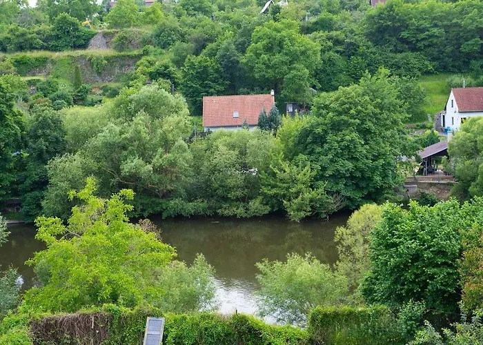 Ruhige Unterkunft Mit Einer Schoenen Aussicht